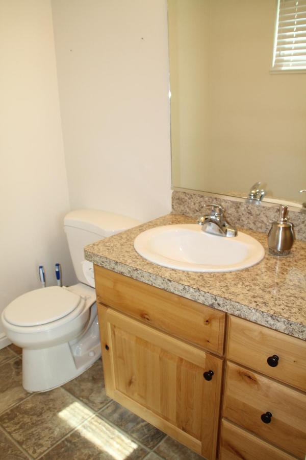 3 Queen Beds, 1 Twin Bed, 2 Rooms, 1 And A Half Bath, Self Check-In, Flexcation Equipped Idaho Falls Exterior foto