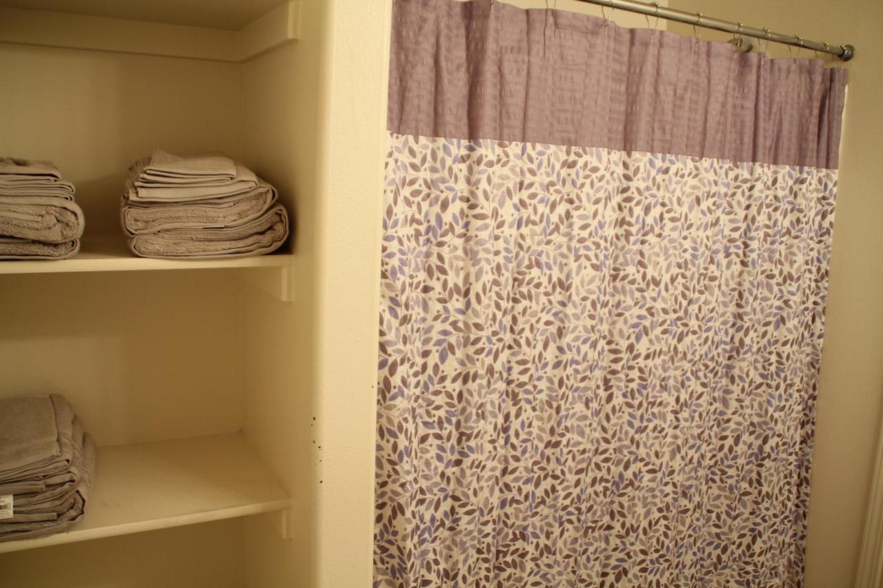 3 Queen Beds, 1 Twin Bed, 2 Rooms, 1 And A Half Bath, Self Check-In, Flexcation Equipped Idaho Falls Exterior foto
