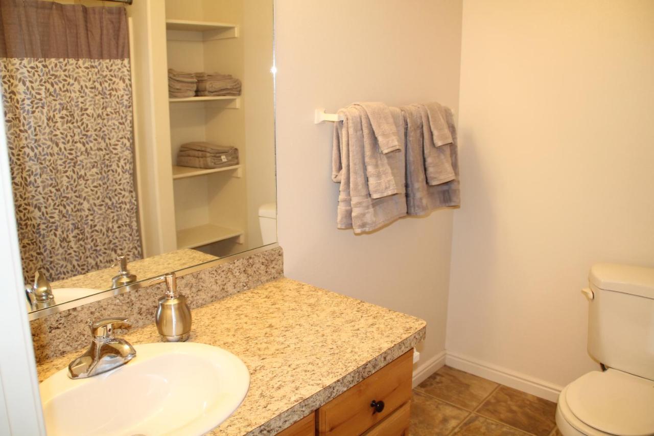 3 Queen Beds, 1 Twin Bed, 2 Rooms, 1 And A Half Bath, Self Check-In, Flexcation Equipped Idaho Falls Exterior foto