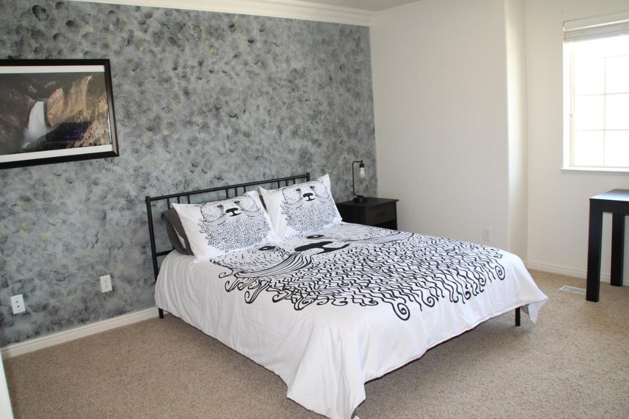 3 Queen Beds, 1 Twin Bed, 2 Rooms, 1 And A Half Bath, Self Check-In, Flexcation Equipped Idaho Falls Exterior foto