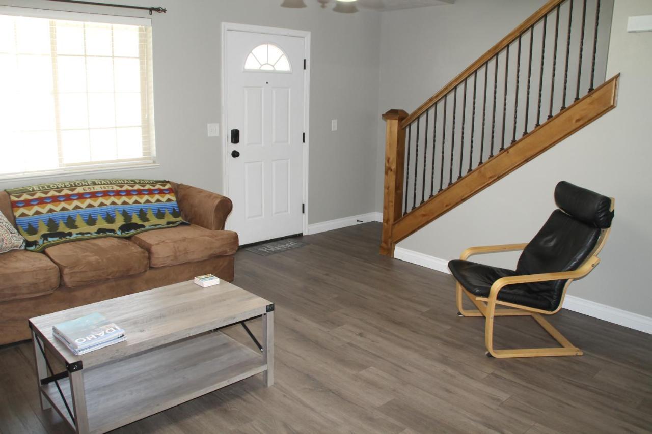 3 Queen Beds, 1 Twin Bed, 2 Rooms, 1 And A Half Bath, Self Check-In, Flexcation Equipped Idaho Falls Exterior foto